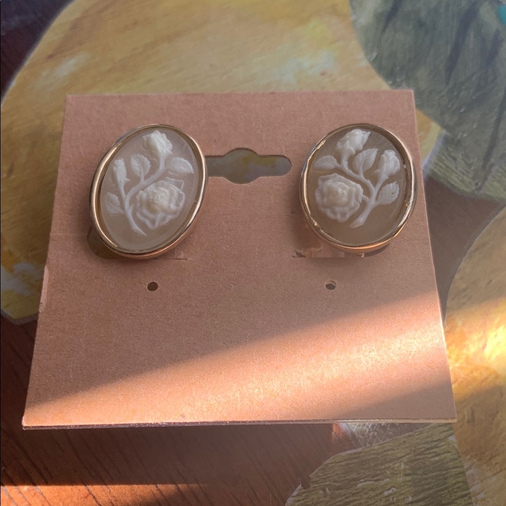 Vintage Cameo Rose Earrings